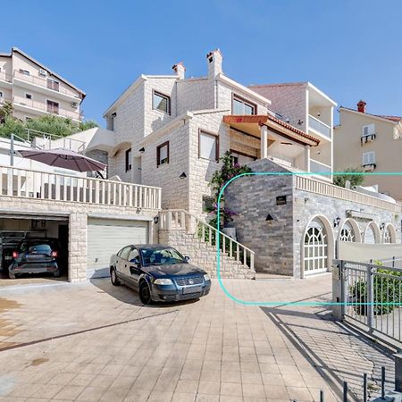 Apartments With Pool Vrdoljak Omiš Exteriér fotografie