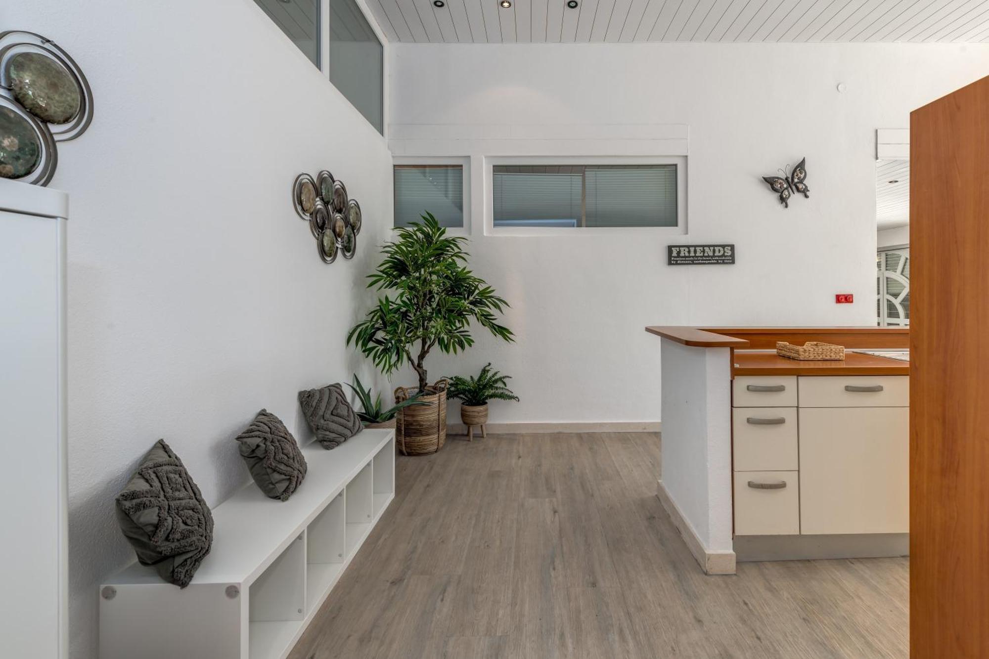 Apartments With Pool Vrdoljak Omiš Pokoj fotografie