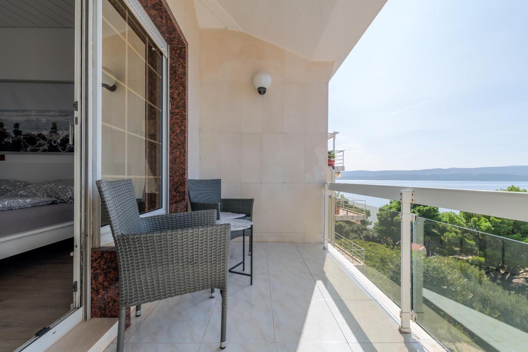 Apartments With Pool Vrdoljak Omiš Pokoj fotografie