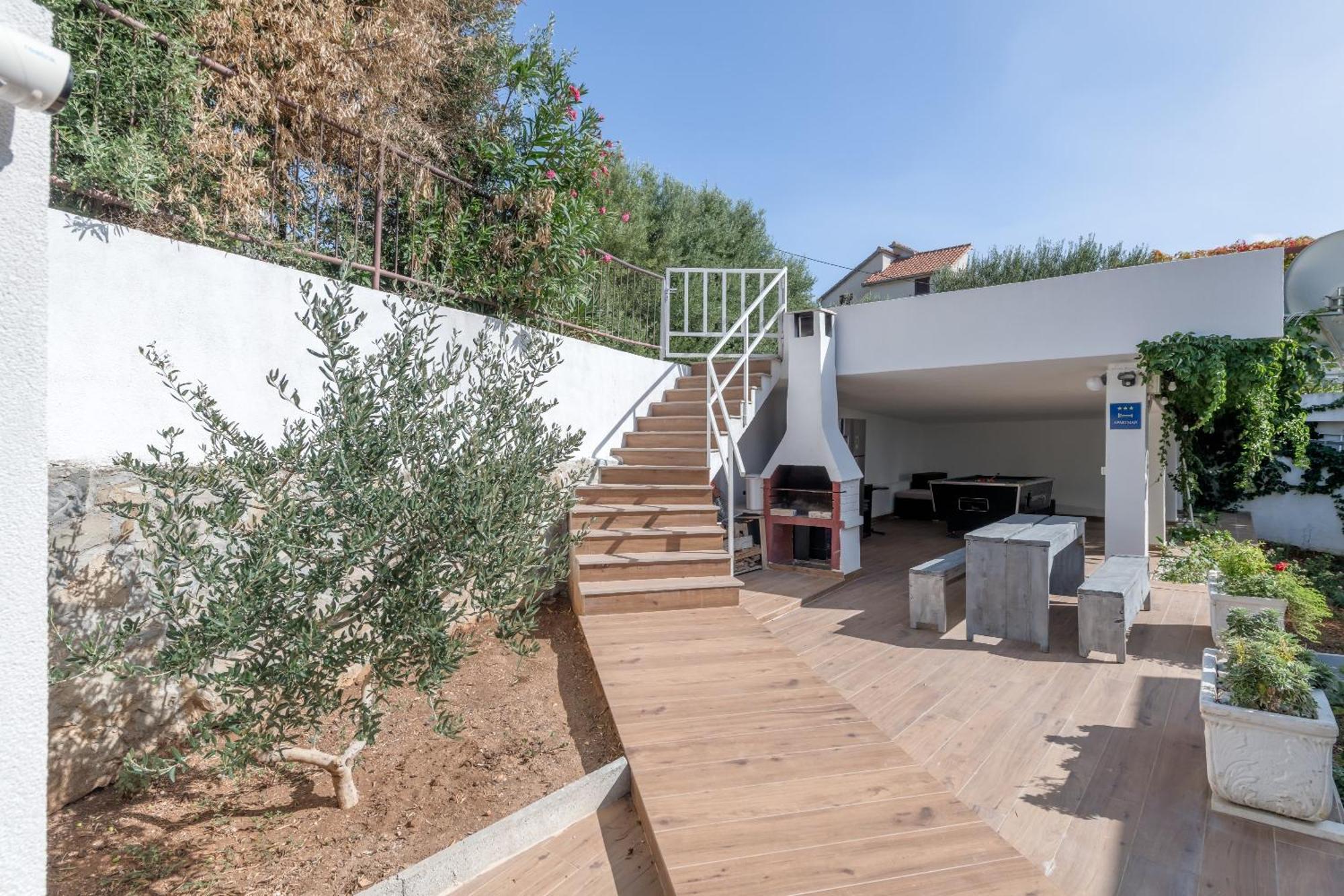 Apartments With Pool Vrdoljak Omiš Pokoj fotografie